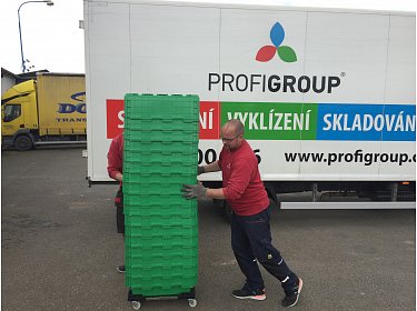Plastové boxy ke stěhování